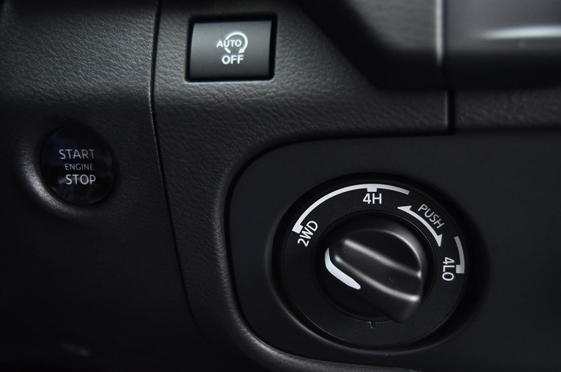 Nissan Frontier Vehicle Image 18