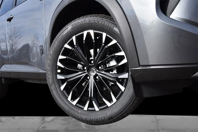 Nissan Rogue Vehicle Image 03