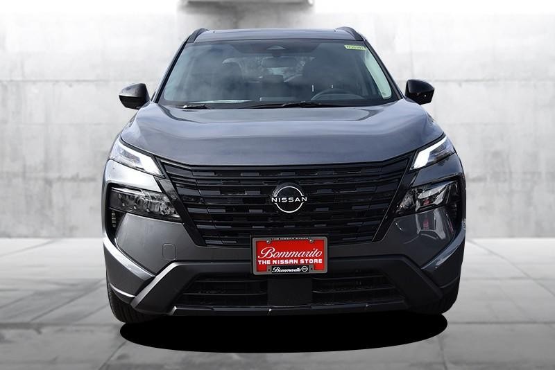 Nissan Rogue Vehicle Image 04