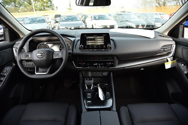 Nissan Rogue Vehicle Image 08