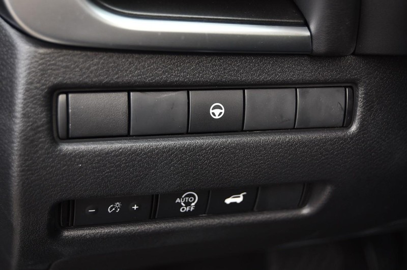 Nissan Rogue Vehicle Image 11