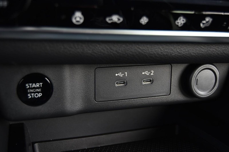 Nissan Rogue Vehicle Image 19