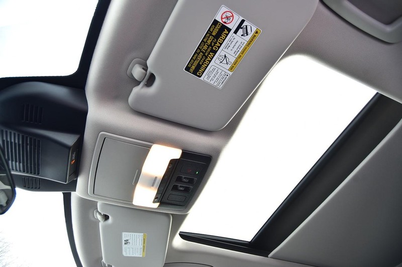 Nissan Rogue Vehicle Image 24