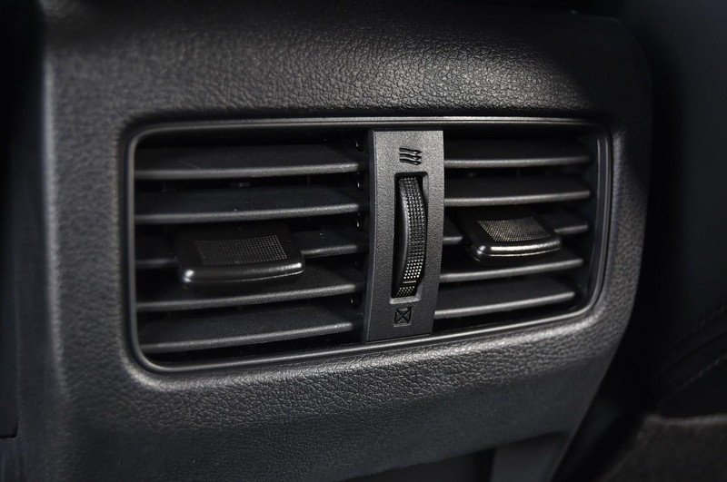 Nissan Rogue Vehicle Image 26