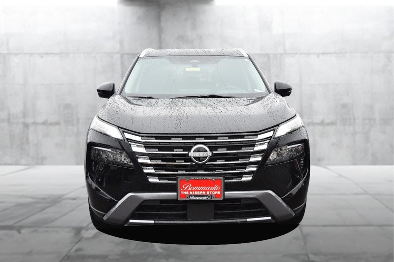 Nissan Rogue Vehicle Image 04