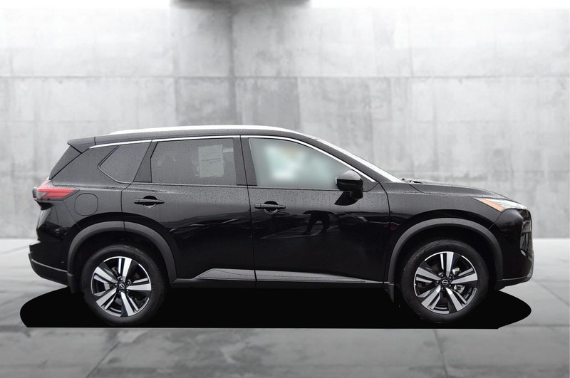 Nissan Rogue Vehicle Image 05