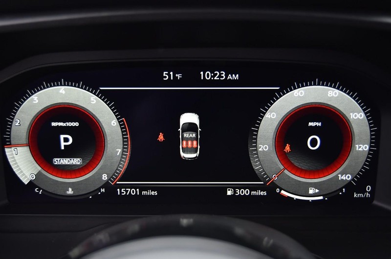 Nissan Rogue Vehicle Image 12