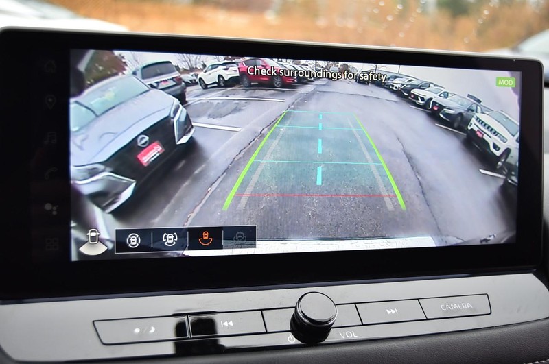 Nissan Rogue Vehicle Image 15