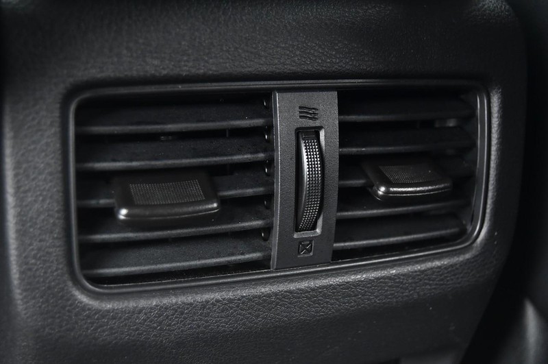 Nissan Rogue Vehicle Image 26