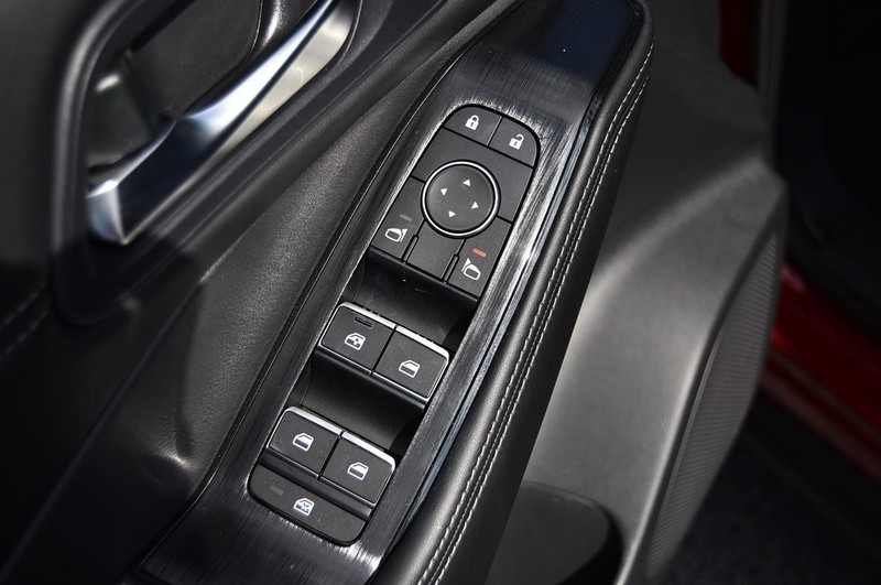 Nissan Rogue Vehicle Image 09