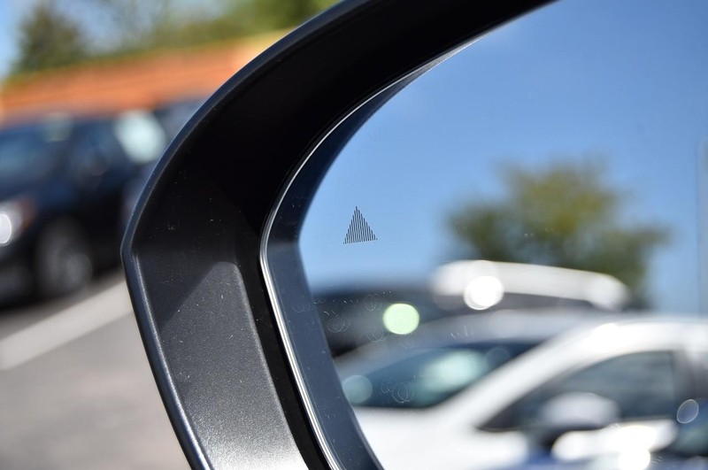 Nissan Rogue Vehicle Image 11