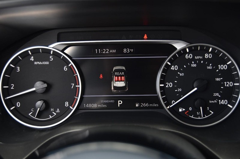 Nissan Rogue Vehicle Image 13