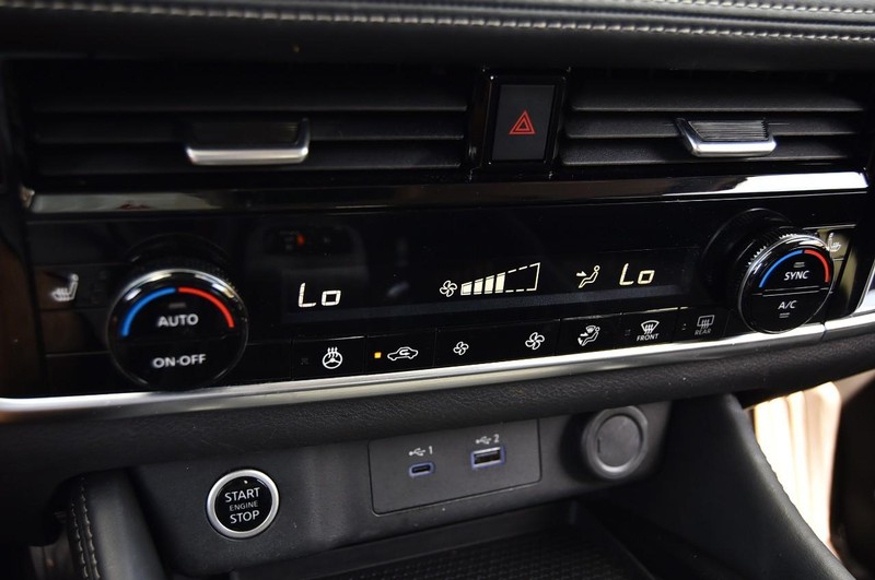 Nissan Rogue Vehicle Image 18