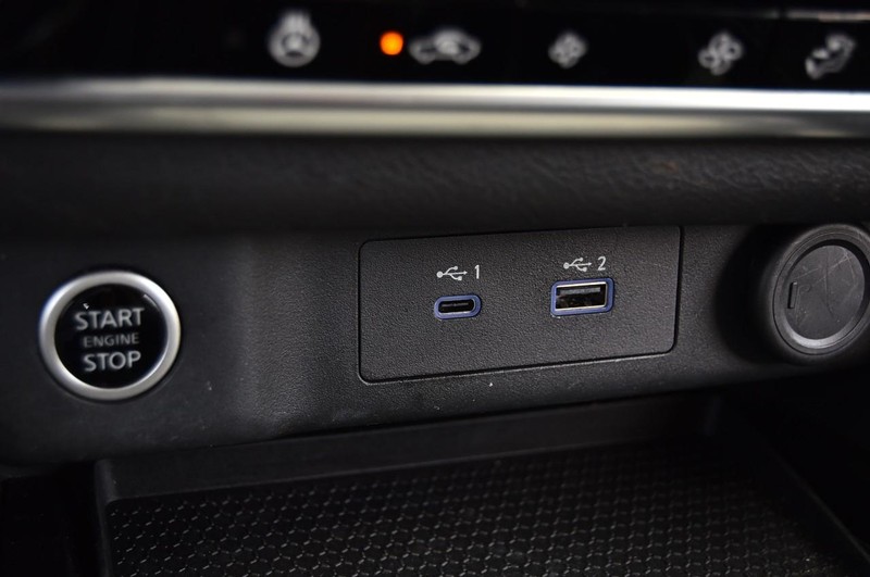 Nissan Rogue Vehicle Image 19