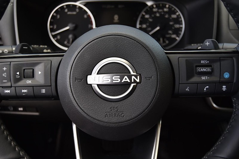 Nissan Rogue Vehicle Image 21