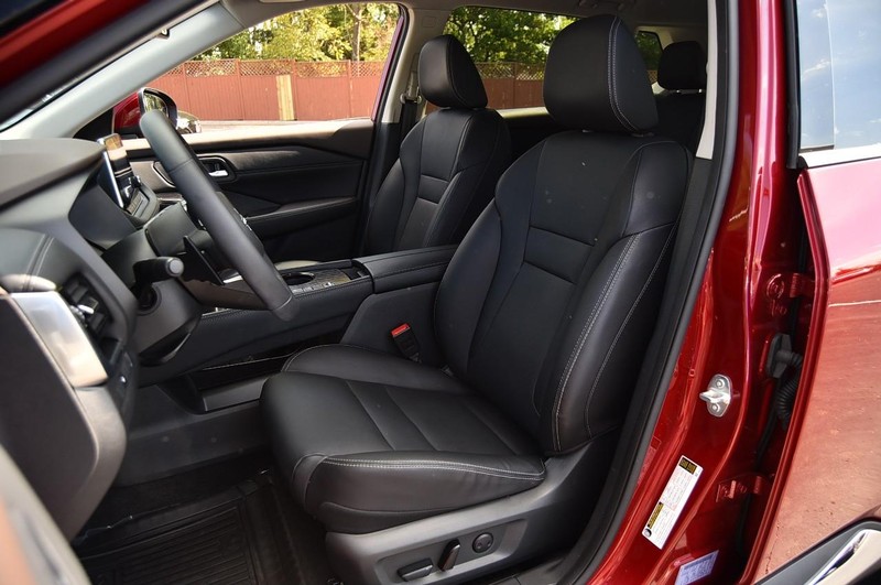 Nissan Rogue Vehicle Image 22