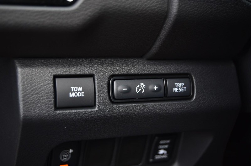 Nissan Frontier Vehicle Image 13