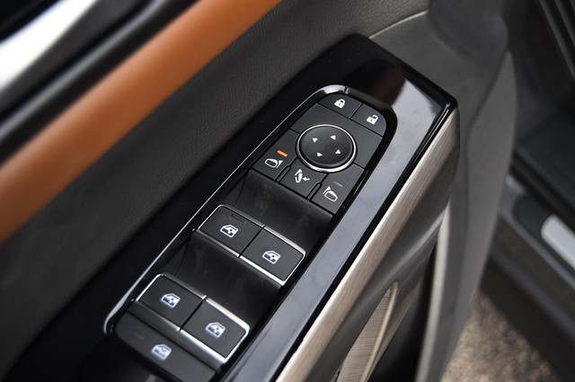 Nissan Pathfinder Vehicle Image 09