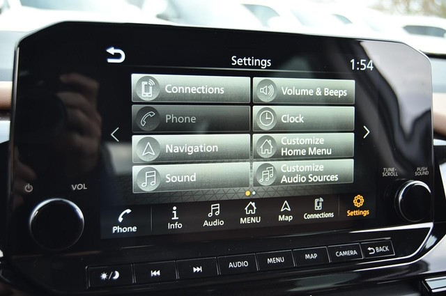 Nissan Pathfinder Vehicle Image 18