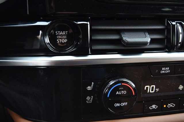 Nissan Pathfinder Vehicle Image 19