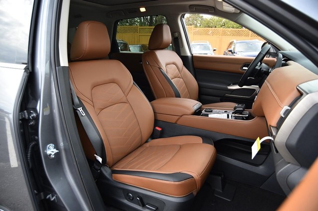 Nissan Pathfinder Vehicle Image 25