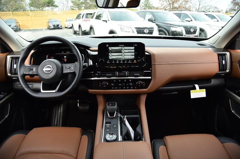 Nissan Pathfinder Vehicle Image 08