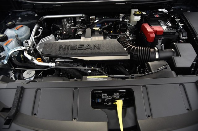 Nissan Rogue Vehicle Full-screen Gallery Image 30
