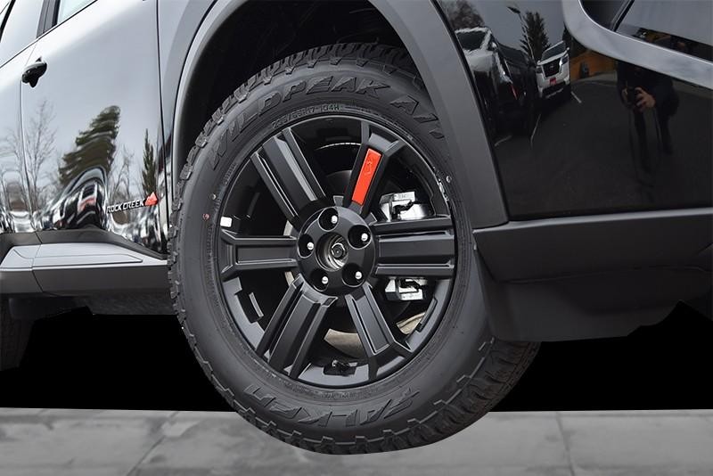 Nissan Rogue Vehicle Image 03