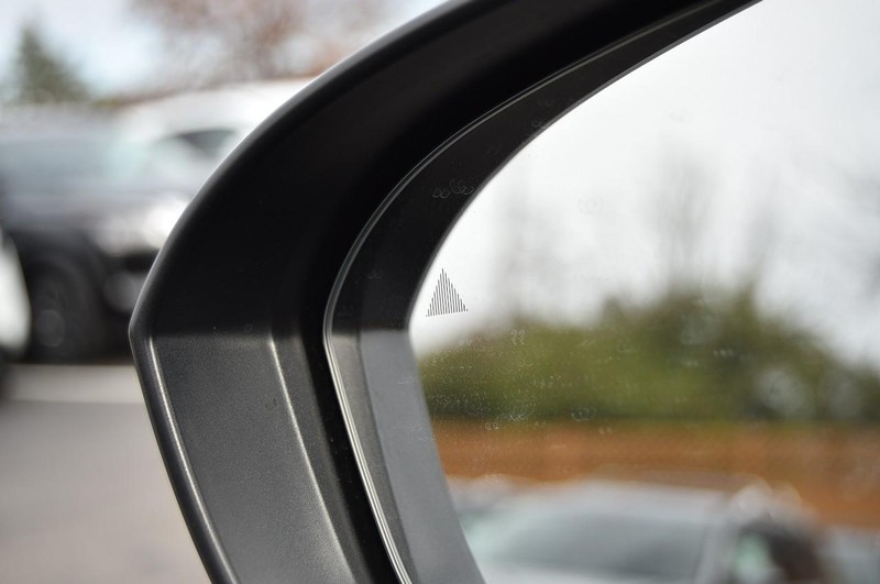 Nissan Rogue Vehicle Image 11