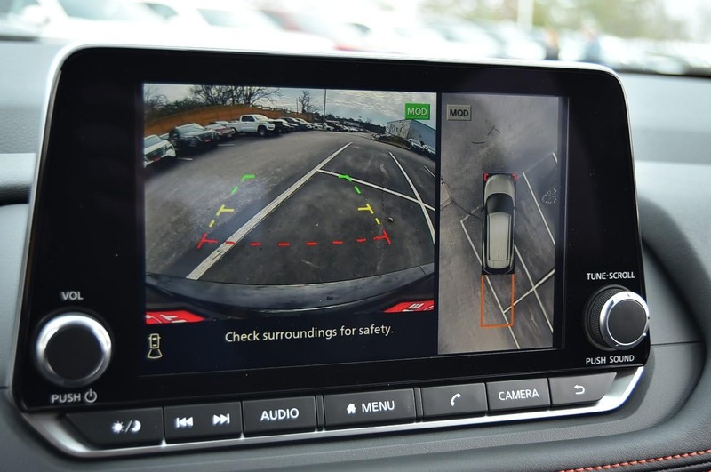 Nissan Rogue Vehicle Image 14