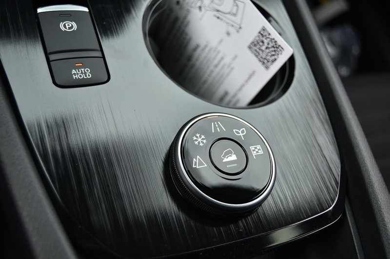 Nissan Rogue Vehicle Image 21