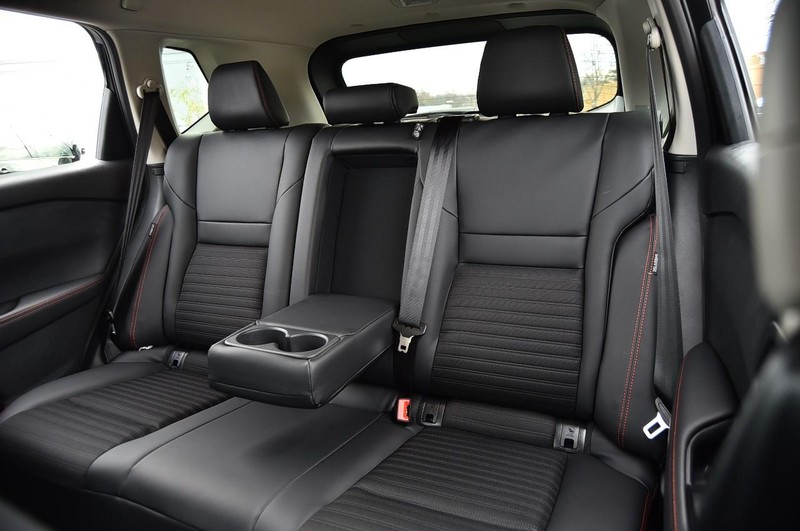 Nissan Rogue Vehicle Image 25