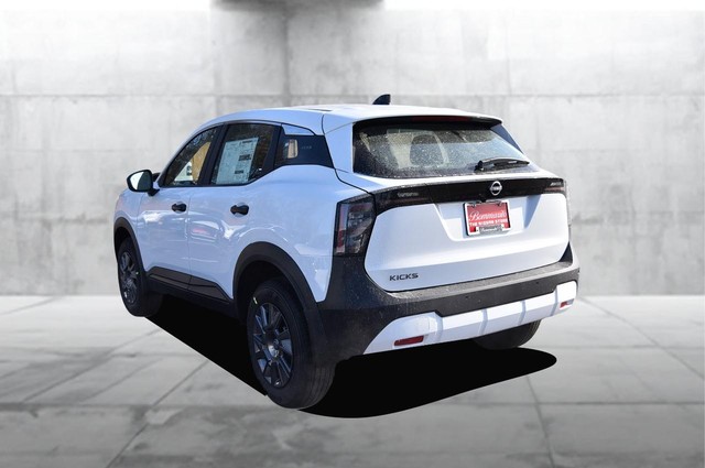 Nissan Kicks Vehicle Image 07