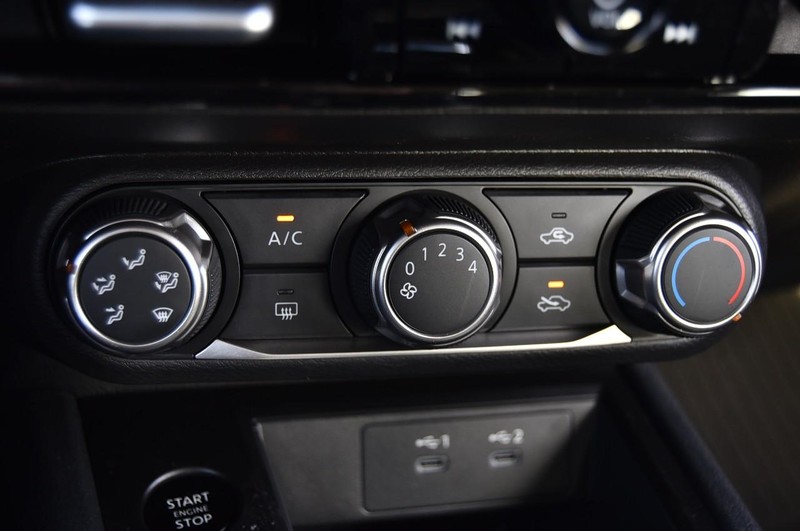 Nissan Kicks Vehicle Image 16