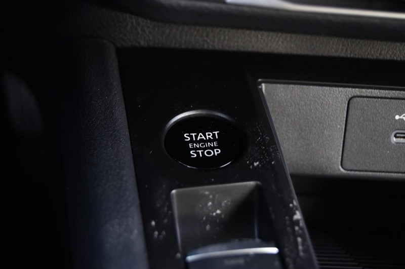 Nissan Kicks Vehicle Image 18