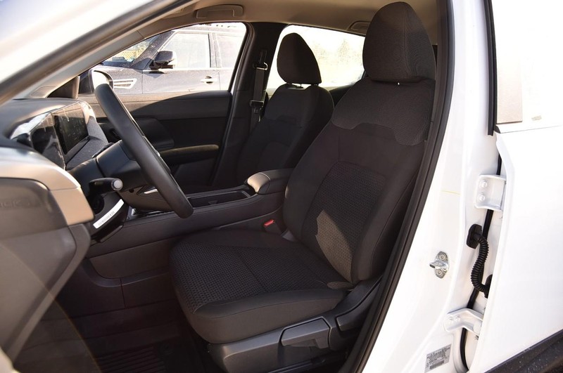 Nissan Kicks Vehicle Image 21