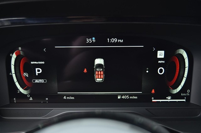 Nissan Pathfinder Vehicle Image 13