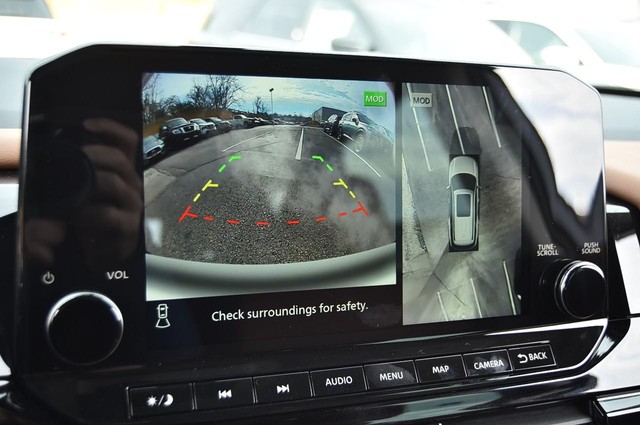 Nissan Pathfinder Vehicle Image 14