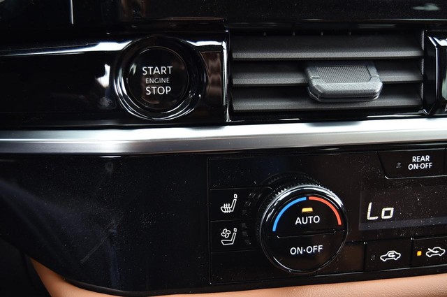 Nissan Pathfinder Vehicle Image 19