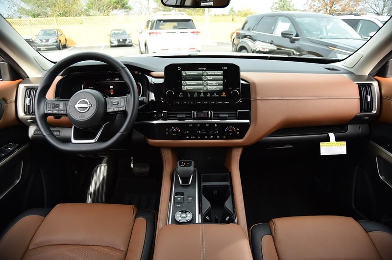 Nissan Pathfinder Vehicle Image 08