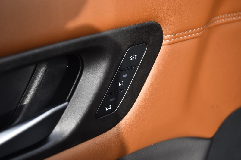 Nissan Pathfinder Vehicle Image 10