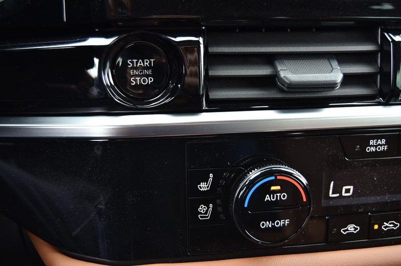 Nissan Pathfinder Vehicle Image 19