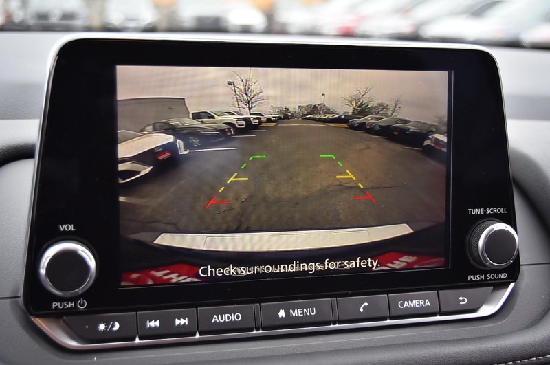 Nissan Rogue Vehicle Image 13