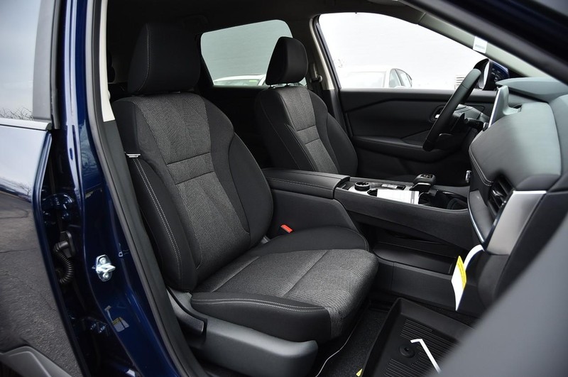 Nissan Rogue Vehicle Image 20