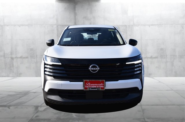 Nissan Kicks Vehicle Image 04