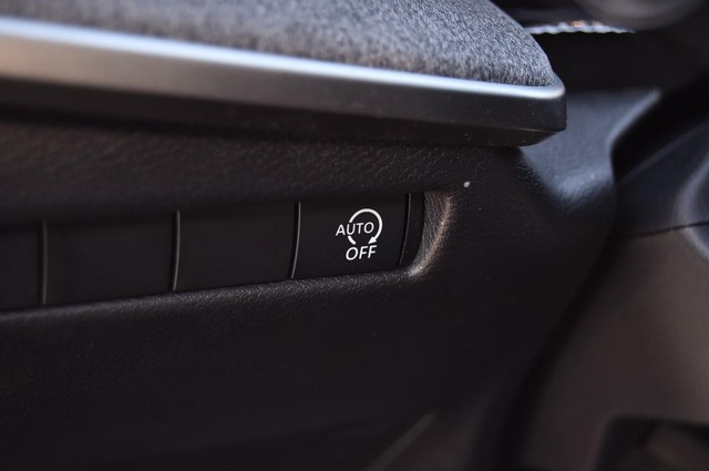 Nissan Kicks Vehicle Image 11