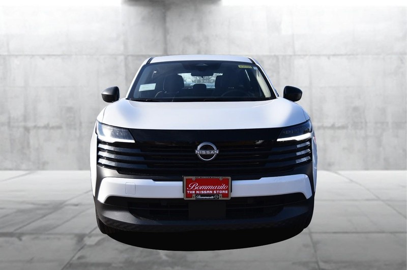 Nissan Kicks Vehicle Image 04