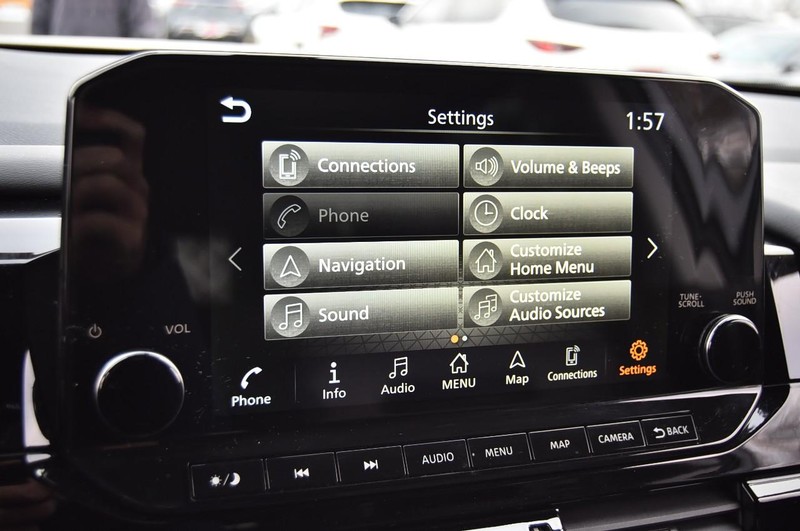 Nissan Pathfinder Vehicle Image 17