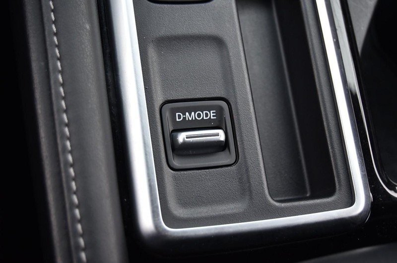 Nissan Pathfinder Vehicle Image 21