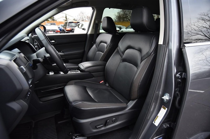 Nissan Pathfinder Vehicle Image 23